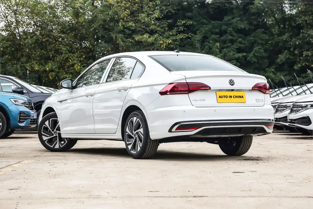 Volkswagen Bora 2025 300TSI DSG Premium Edition