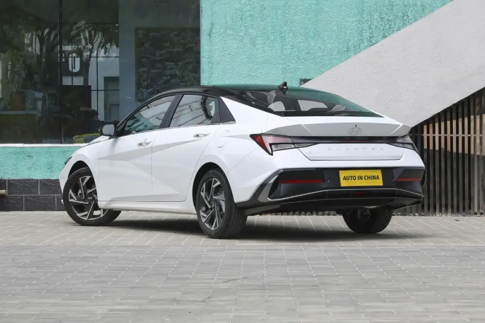 Hyundai Elantra 2025